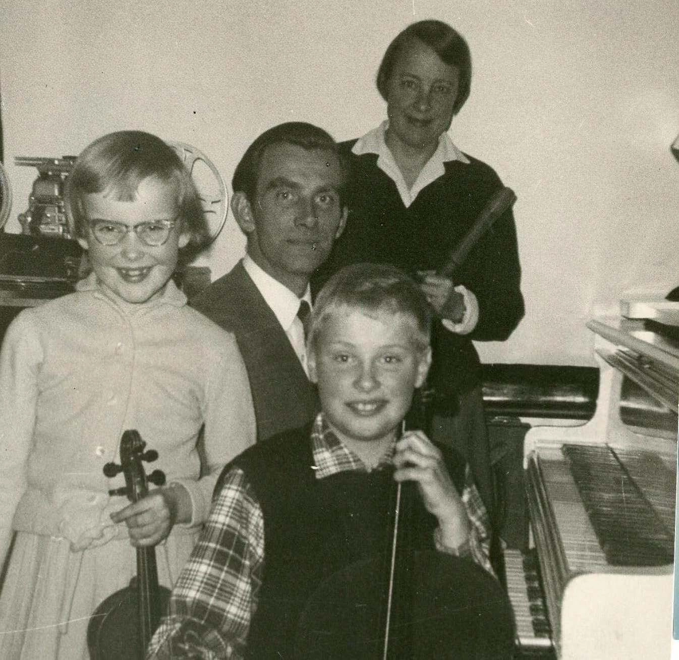 Am Cello - Quelle: privat