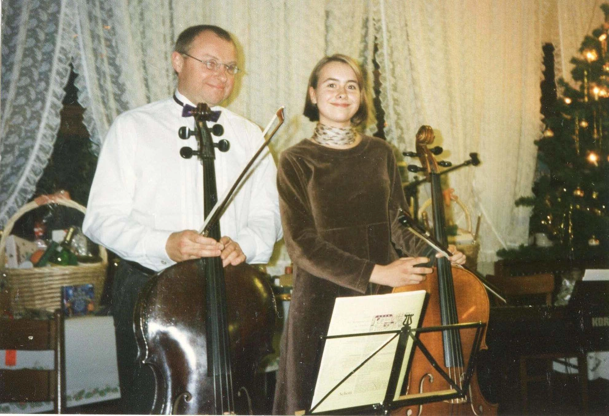 Am Cello - Quelle: privat