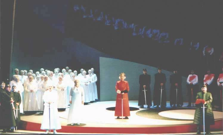 Bonn 1998 bis 2002: Lohengrin 2002 (Quelle: Programmheft Oper Bonn, Fotos: Thilo Beu, Familie Solbach) 